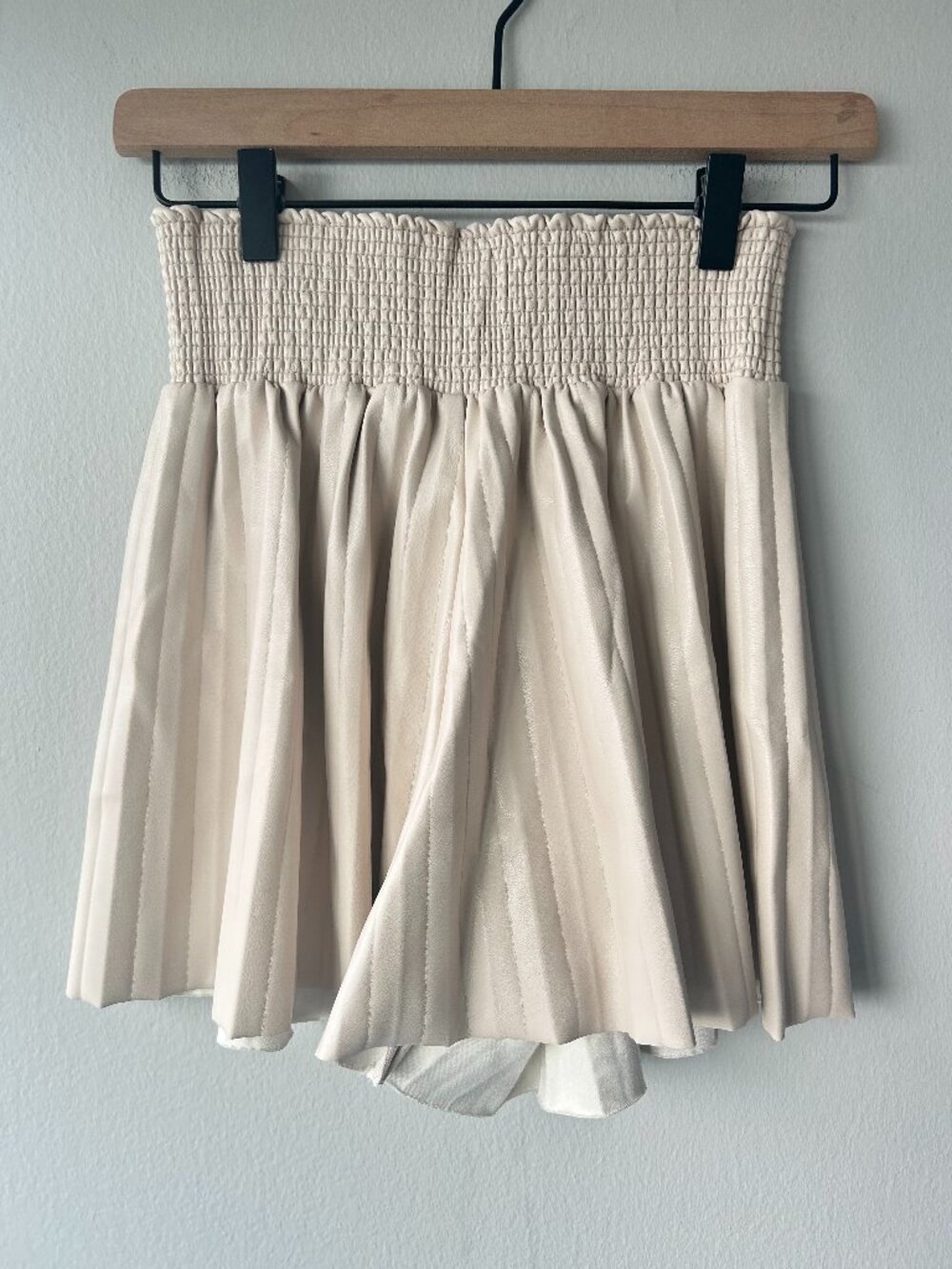 A.L.C. Bondi Pleated Vegan Leather Smocked High Rise Shorts Size 0